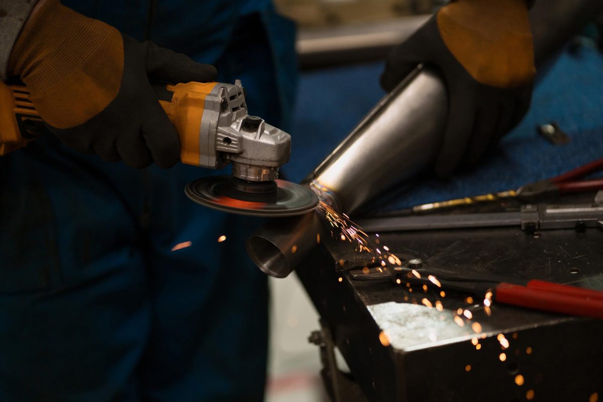 Chaudira vous propose différents services de tôlerie industrielle à Lyon.